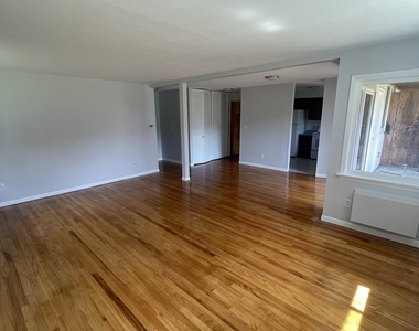 492 Fountain Street - Photo Thumbnail 2