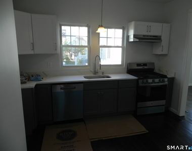 10 Hawkins Avenue - Photo Thumbnail 5