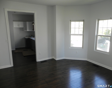 10 Hawkins Avenue - Photo Thumbnail 3