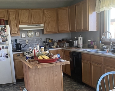 260 Grand Street - Photo Thumbnail 2