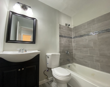 32 Old Foxon Road - Photo Thumbnail 4