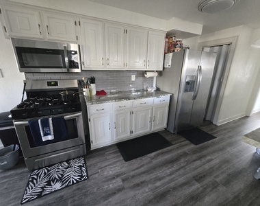 351 W 12th Avenue - Photo Thumbnail 8