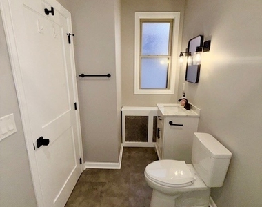 6338 Aurelia St - Photo Thumbnail 9