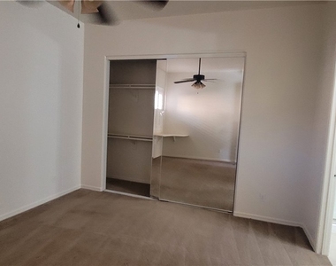7728 Villa De La Paz Avenue - Photo Thumbnail 33