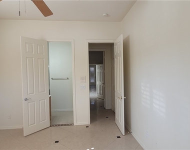 7728 Villa De La Paz Avenue - Photo Thumbnail 28