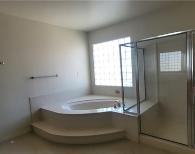 7728 Villa De La Paz Avenue - Photo Thumbnail 61