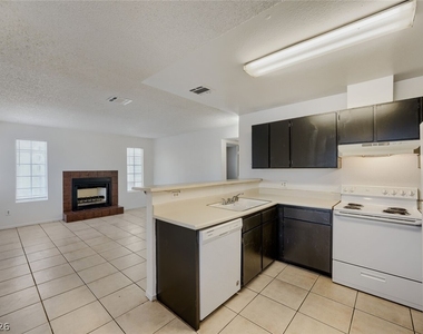4651 Amberleigh Lane - Photo Thumbnail 5
