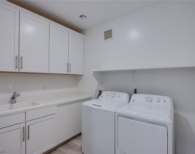 2555 Hampton Road - Photo Thumbnail 12
