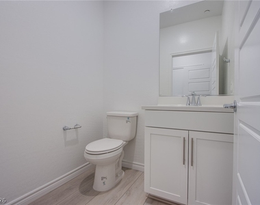 2555 Hampton Road - Photo Thumbnail 13