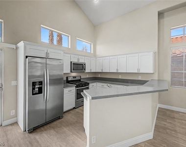 2316 Ramsgate Drive - Photo Thumbnail 9