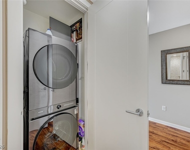 4575 Dean Martin Drive - Photo Thumbnail 21