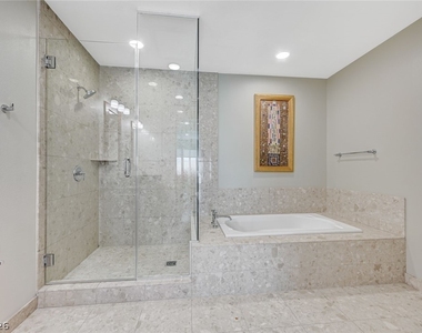 4575 Dean Martin Drive - Photo Thumbnail 15