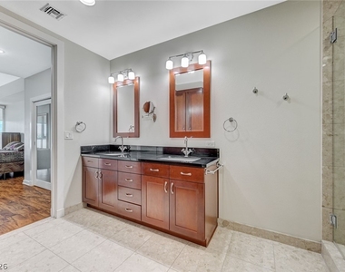 4575 Dean Martin Drive - Photo Thumbnail 16