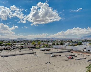 4575 Dean Martin Drive - Photo Thumbnail 28