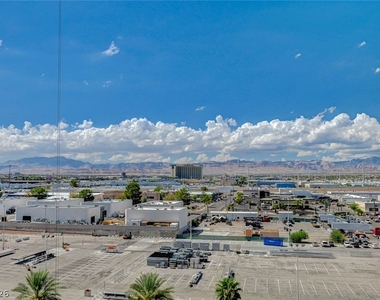 4575 Dean Martin Drive - Photo Thumbnail 27