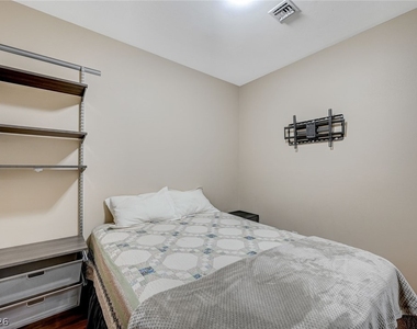 4575 Dean Martin Drive - Photo Thumbnail 22