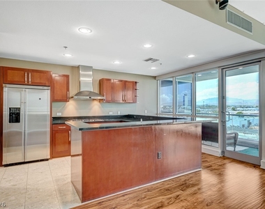 4575 Dean Martin Drive - Photo Thumbnail 2