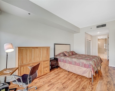 4575 Dean Martin Drive - Photo Thumbnail 12