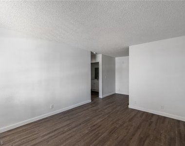 4330 Las Vegas Boulevard - Photo Thumbnail 4
