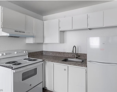 4330 Las Vegas Boulevard - Photo Thumbnail 1
