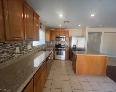220 Stagecoach Flats Avenue - Photo Thumbnail 7