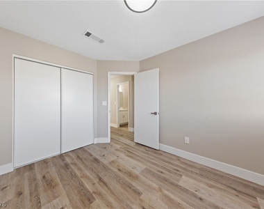 7627 Kalmalii Avenue - Photo Thumbnail 20