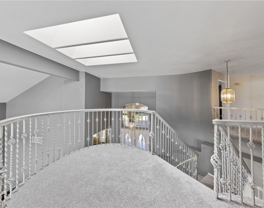 2066 Jupiter Hills Lane - Photo Thumbnail 16