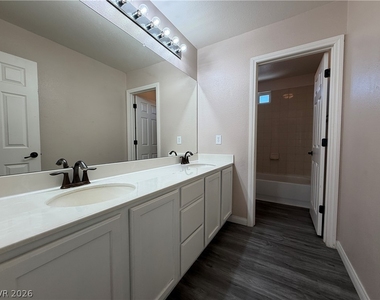 10620 Tray Mountain Avenue - Photo Thumbnail 11