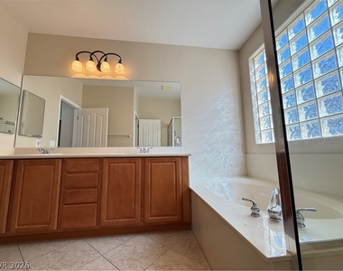 2240 Shadow Canyon Drive - Photo Thumbnail 18
