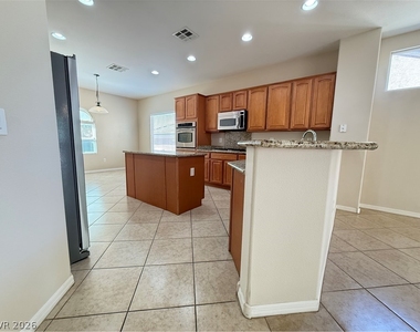 2240 Shadow Canyon Drive - Photo Thumbnail 8