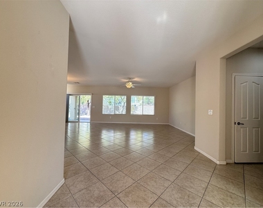 2240 Shadow Canyon Drive - Photo Thumbnail 3