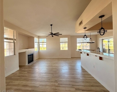 9901 Trailwood Drive - Photo Thumbnail 10