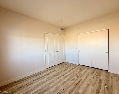 9901 Trailwood Drive - Photo Thumbnail 18