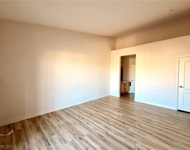9901 Trailwood Drive - Photo Thumbnail 16