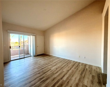 9901 Trailwood Drive - Photo Thumbnail 14