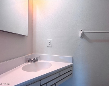 4621 Mill Valley Drive - Photo Thumbnail 5