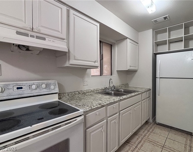 4621 Mill Valley Drive - Photo Thumbnail 2