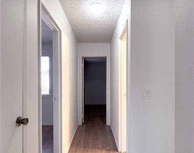 4621 Mill Valley Drive - Photo Thumbnail 6