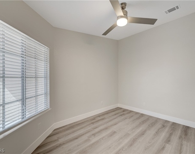 3120 Siena Circle - Photo Thumbnail 40