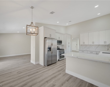 3120 Siena Circle - Photo Thumbnail 12