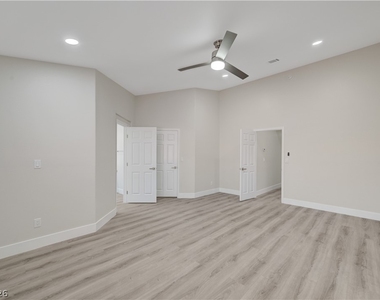 3120 Siena Circle - Photo Thumbnail 21
