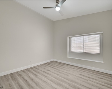 3120 Siena Circle - Photo Thumbnail 29