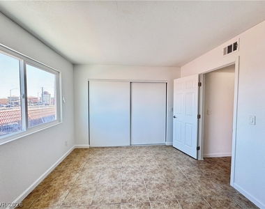 2920 Siki Court - Photo Thumbnail 13