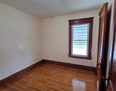 96 Academy Road - Photo Thumbnail 4