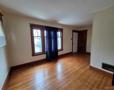 96 Academy Road - Photo Thumbnail 7