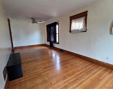 96 Academy Road - Photo Thumbnail 13