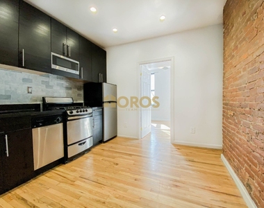217 East 10th Street - Photo Thumbnail 2