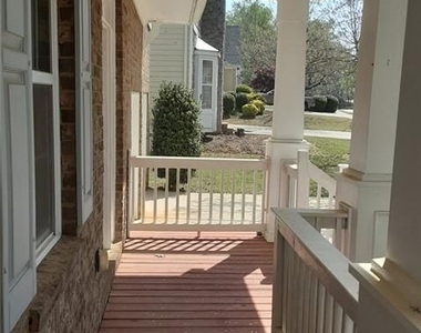 132 Lakeshore Parkway - Photo Thumbnail 18