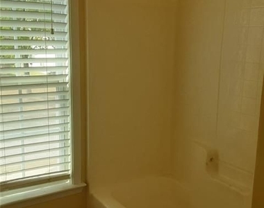 132 Lakeshore Parkway - Photo Thumbnail 36