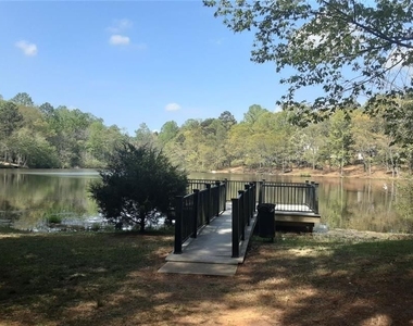 132 Lakeshore Parkway - Photo Thumbnail 7